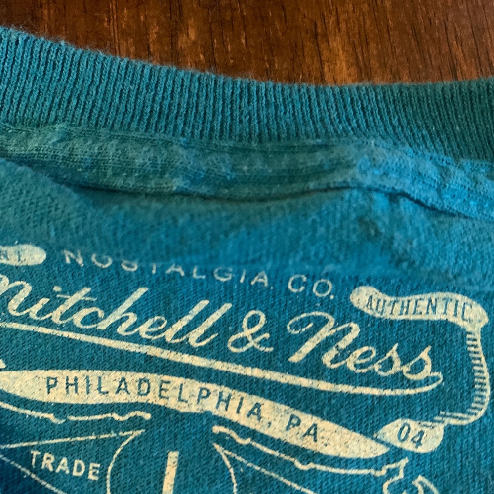 Charlotte Hornets t-shirt Mitchell & Ness - Picture 2 of 3